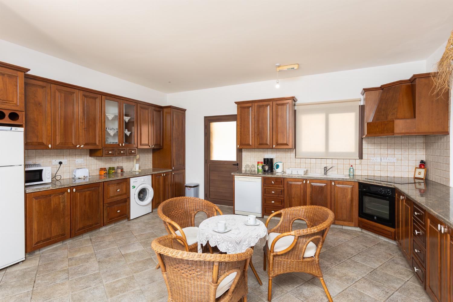 Villa Heaven Полис Екстериор снимка